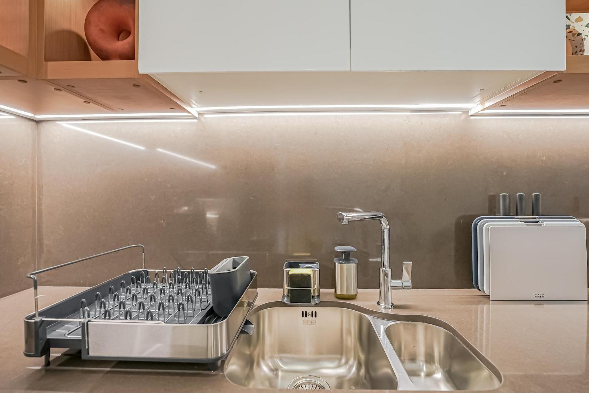 Modern 2Br High Floor Haven In Vida Dubai Marina Apartment ภายนอก รูปภาพ