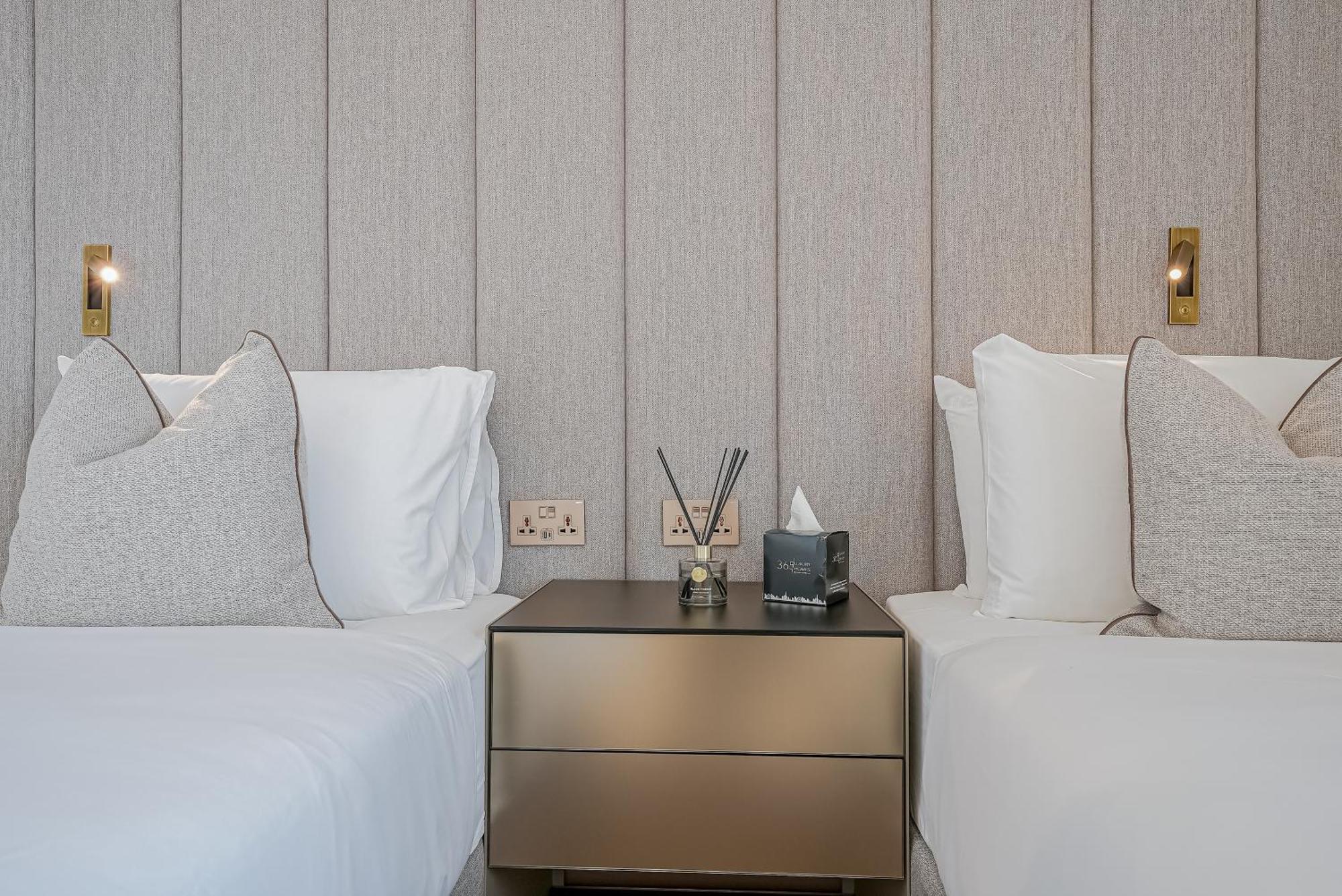Modern 2Br High Floor Haven In Vida Dubai Marina Apartment ภายนอก รูปภาพ